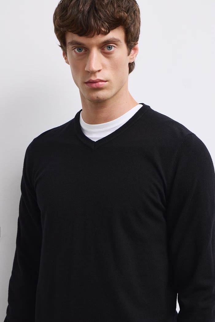 Sweter męski z dodatkiem wełny Medicine czarny RW26-SWM062