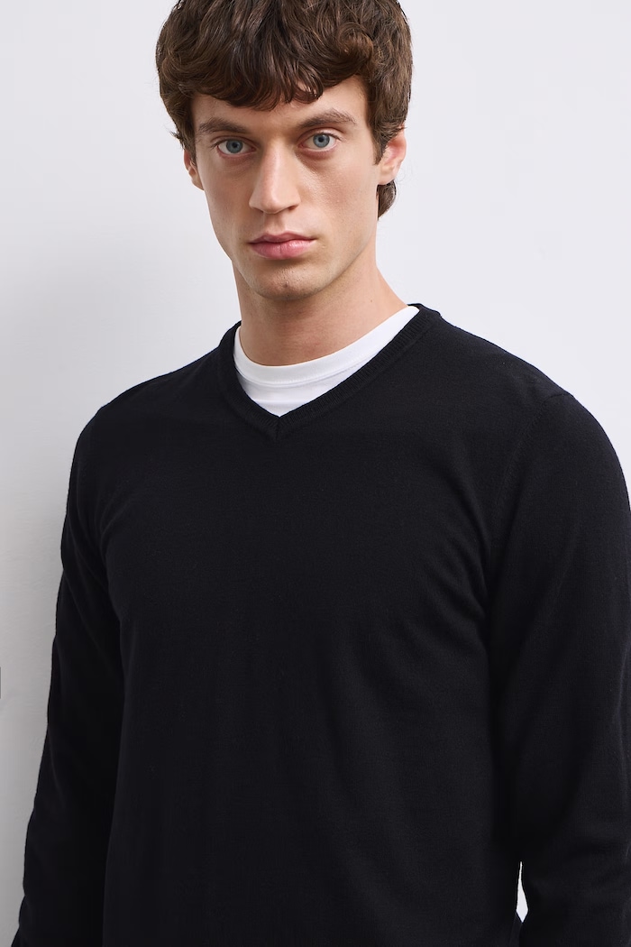 Sweter męski z dodatkiem wełny Medicine czarny RW26-SWM062