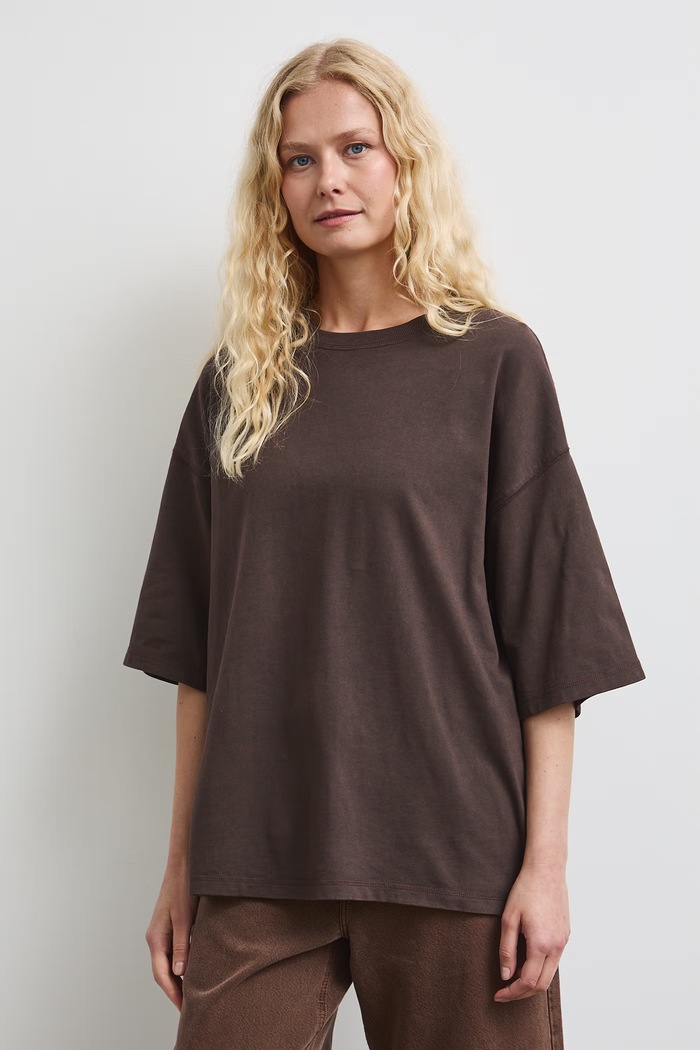 T-shirt damski bawełniany z efektem sprania RW26-TSD011 brązowy RW26