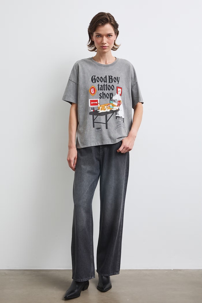 Odzież T-shirt damski bawełniany z kolekcji Adela Madej x Medicine RW26-TSD409 szary