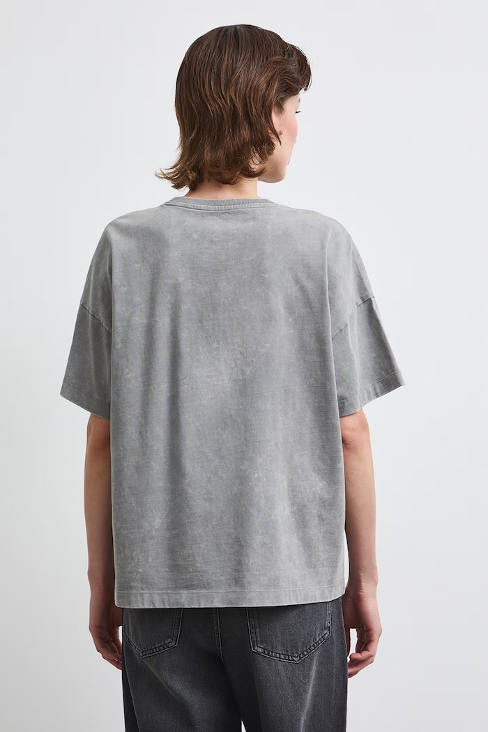 T-shirt damski bawełniany z kolekcji Adela Madej x Medicine RW26-TSD409 szary