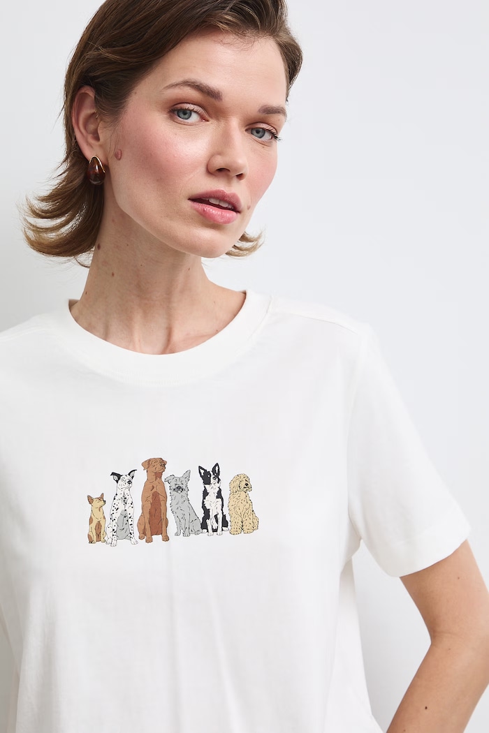 T-shirt damski bawełniany z kolekcji Adela Madej x Medicine beżowy RW26-TSD410