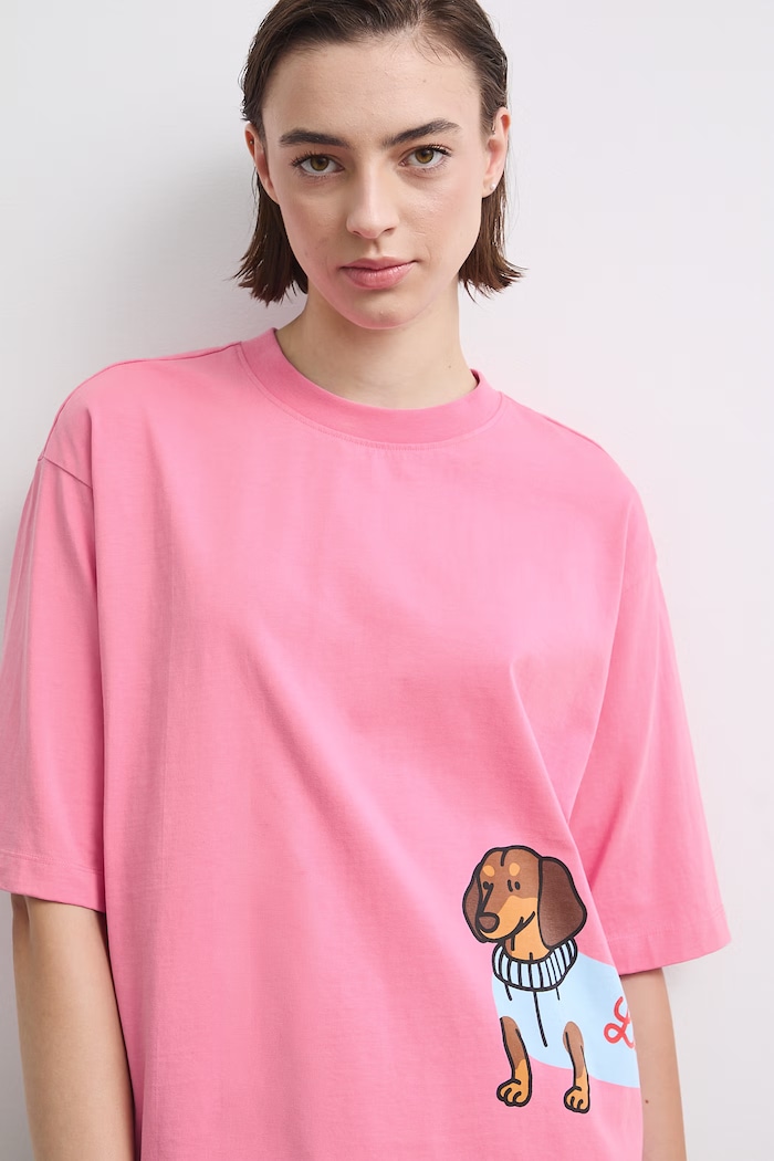 T-shirt damski bawełniany z kolekcji Adela Madej x Medicine różowy RW26-TSD411