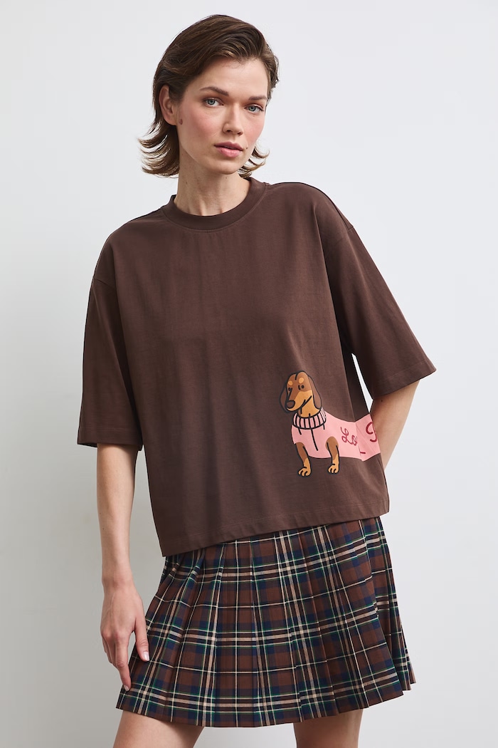 Odzież T-shirt damski bawełniany z kolekcji Adela Madej x Medicine RW26-TSD411 brązowy
