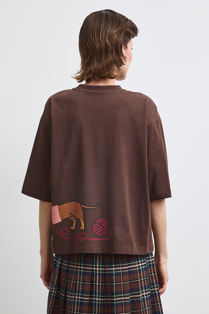 T-shirt damski bawełniany z kolekcji Adela Madej x Medicine RW26-TSD411 brązowy