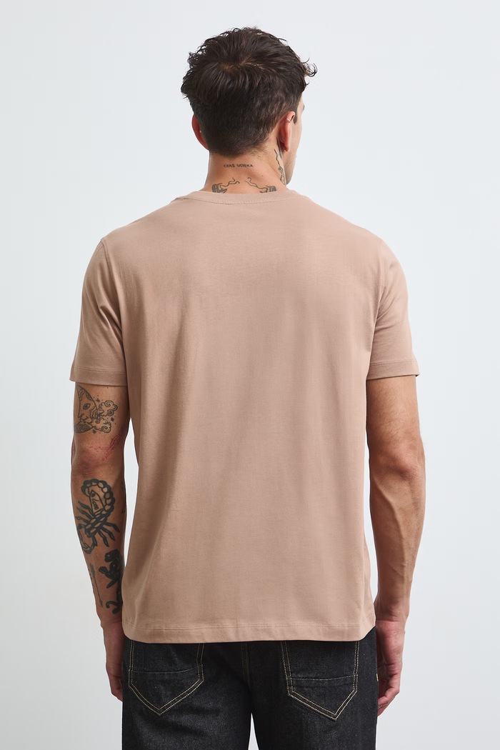 T-shirt męski bawełniany z kolekcji Adela Madej x Medicine RW26-TSM483 beżowy