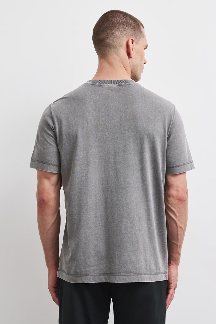 T-shirt męski bawełniany z kolekcji Wiesław Wałkuski x Medicine RW26-TSM757 szary