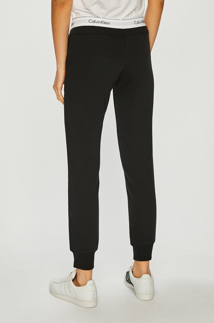 Ruházat Calvin Klein Jeans - Nadrág 000QS5716E fekete