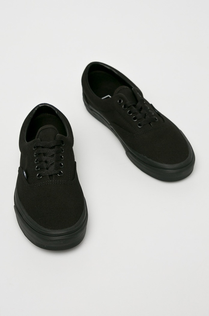 Vans - Tenisi VN000QFKBKA1. negru AA00