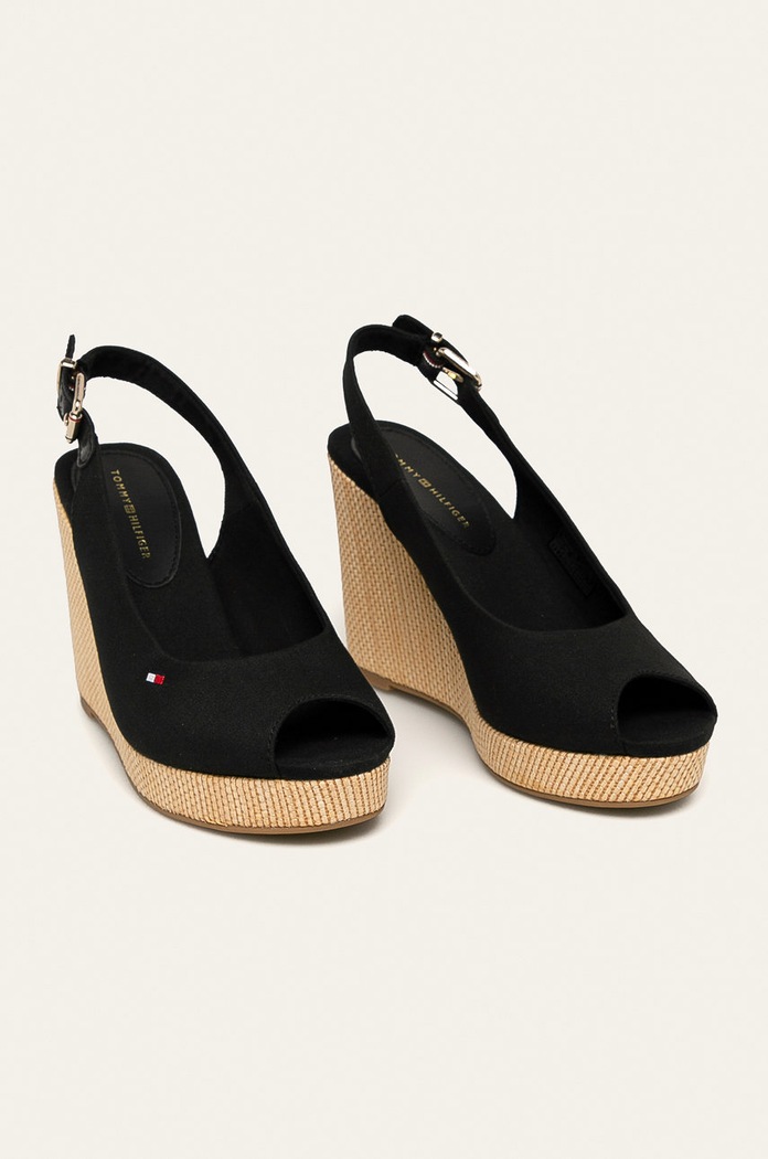 Tommy Hilfiger szandál ICONIC ELENA SLING BACK WEDGE FW0FW04789 fekete SS24