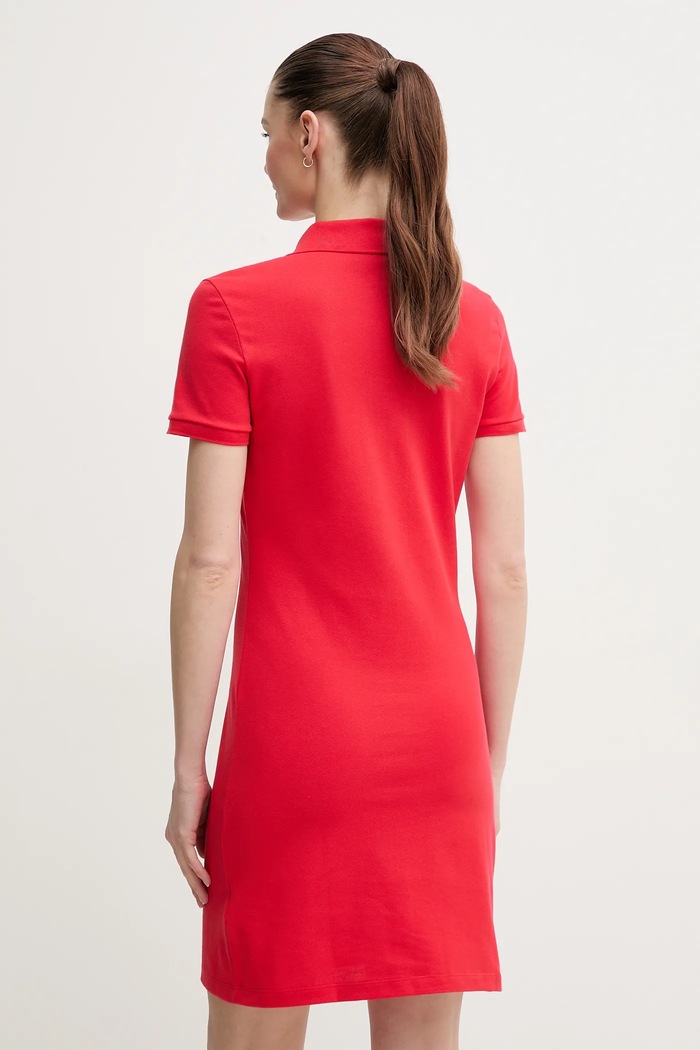 Odzież Lacoste sukienka z bawełną EF5473 czerwony