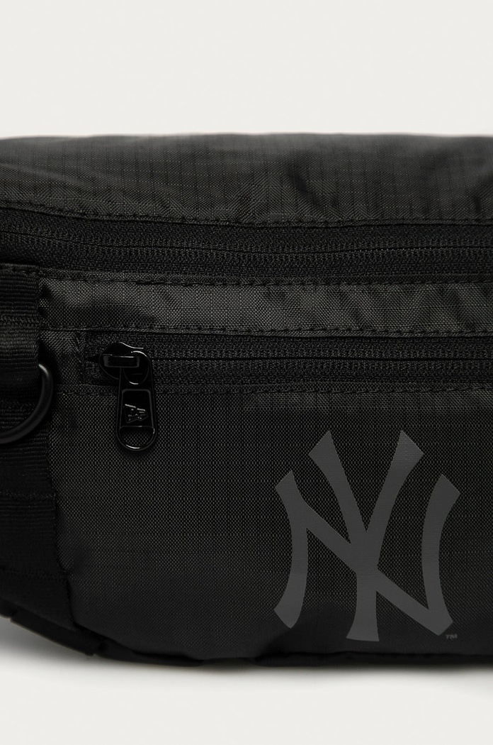 New Era Ledvinka NEW YORK YANKEES 12145412 černá AA00