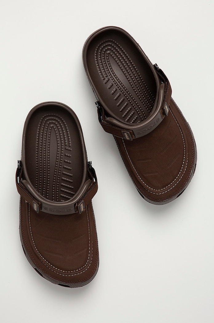 Παντόφλες Crocs Yukon Vista II Clog καφέ YU.VIS.II.CLOG.M.207142