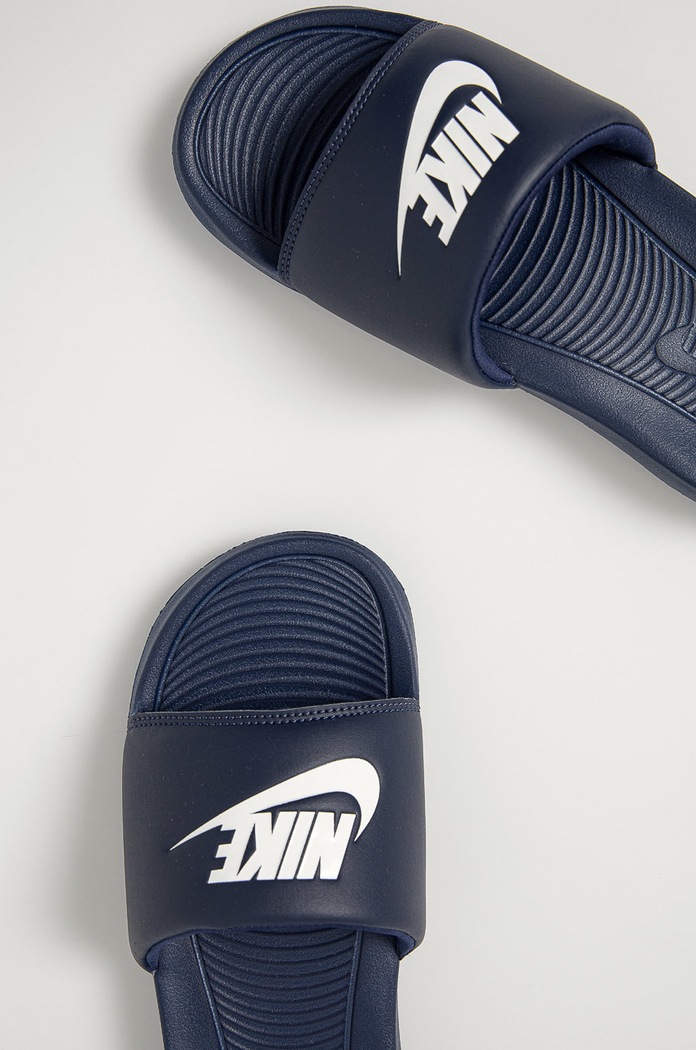 Nike Sportswear Klapki CN9675 granatowy