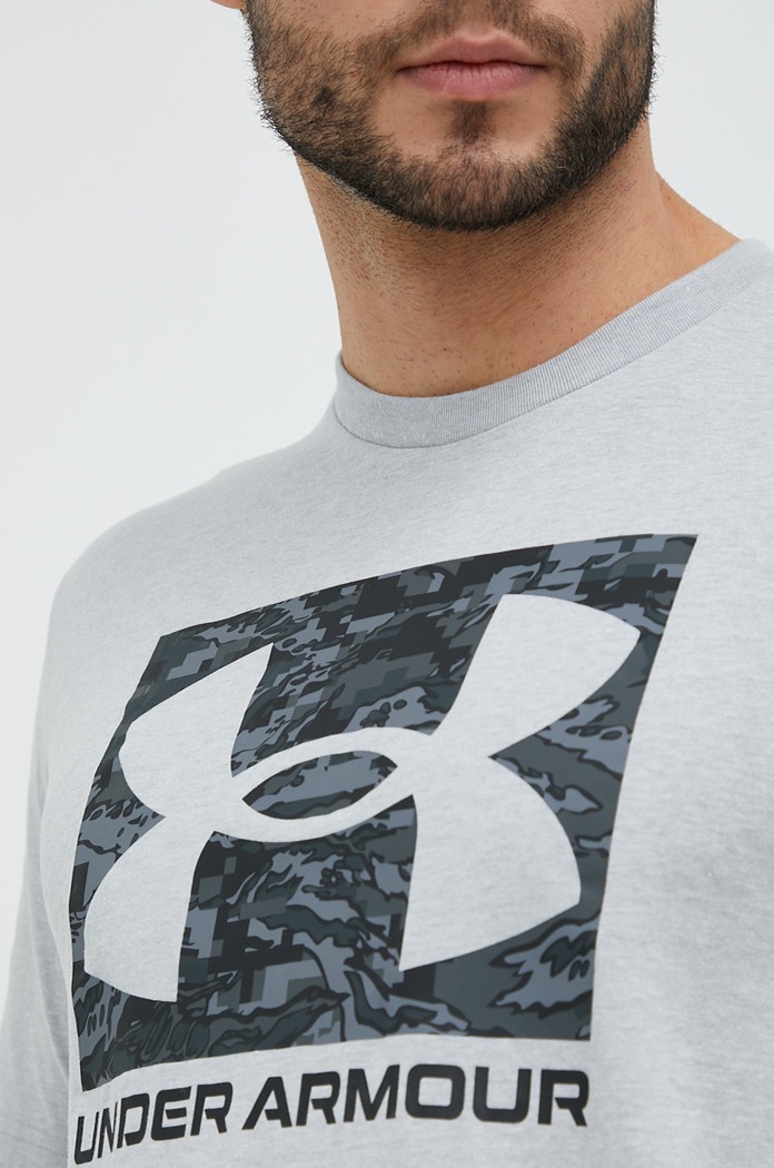 Under Armour T-shirt męski z bawełną CAMO BOXED LOGO 1361673 szary