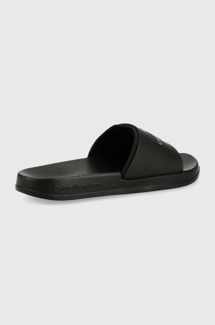 Calvin Klein Jeans papucs INSTITUTIONAL BOLD LOGO 1 BDS YM0YM00361.BDS fekete SS22