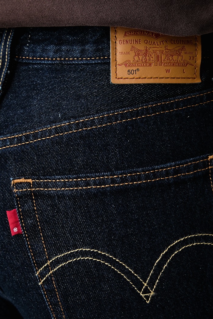 Jeansy straight damskie 501® JEANS FOR WOMEN Levi's 12501.0384 granatowy