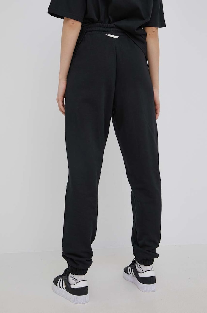 Oblečenie Nohavice adidas Originals HM4872 HM4872 čierna