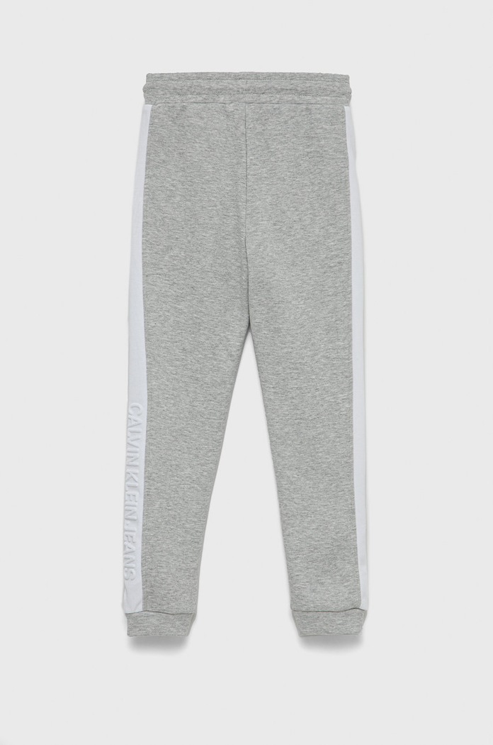 Detské nohavice Calvin Klein Jeans IG0IG01266.PPYY sivá SS22