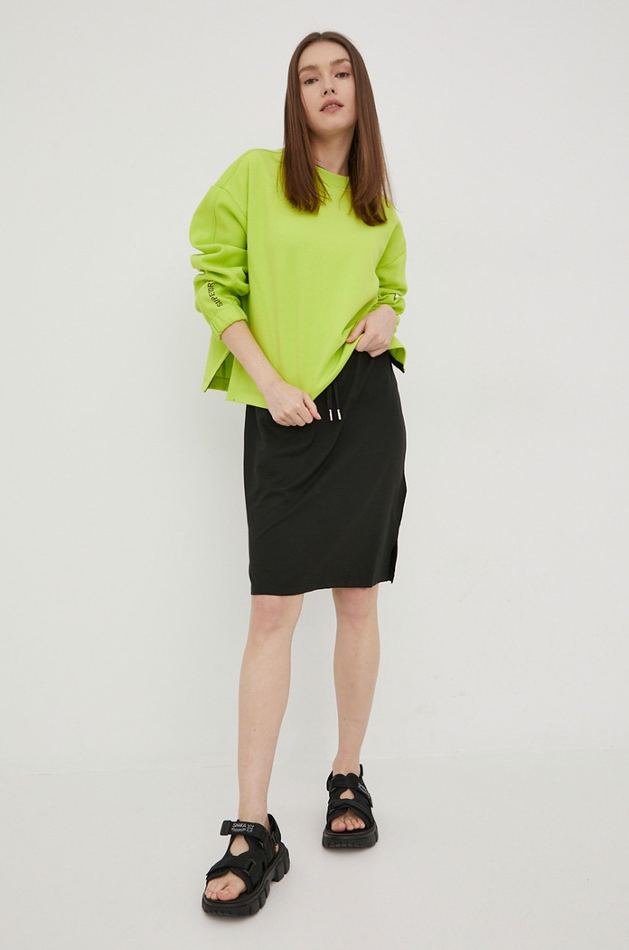 Šaty Superdry W8010645A.02A černá SS22