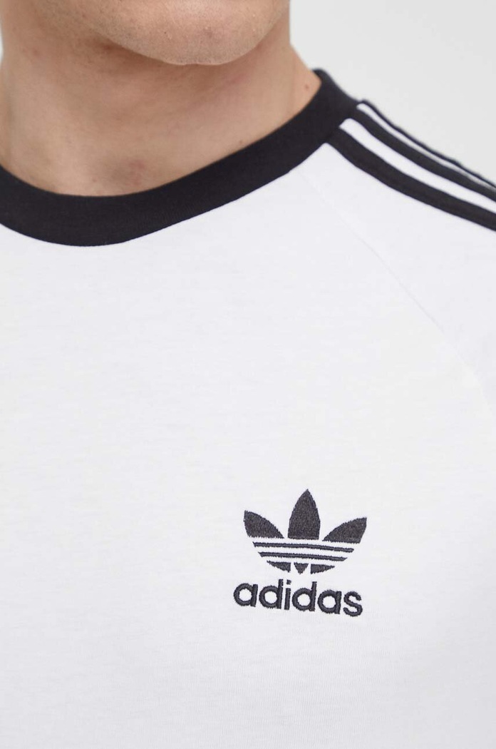 Хлопковый лонгслив adidas Originals IA4879 белый