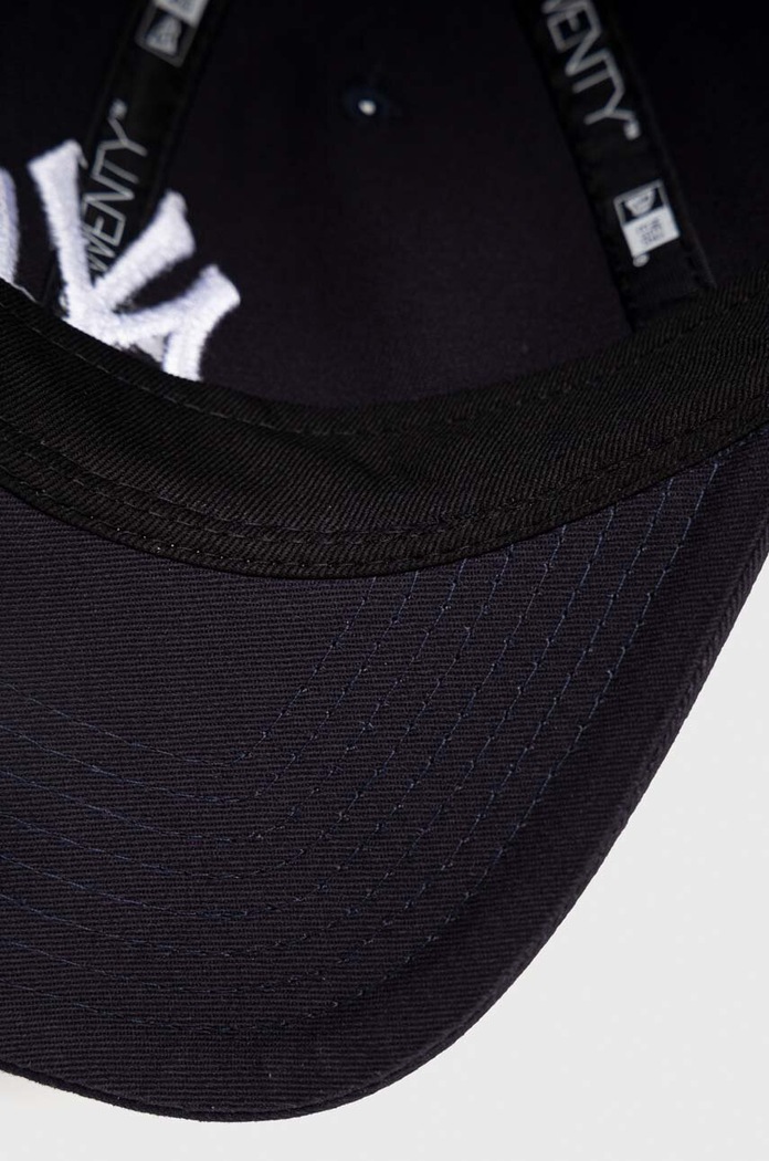 Памучна шапка с козирка New Era тъмносин 60348850.NVYWHI