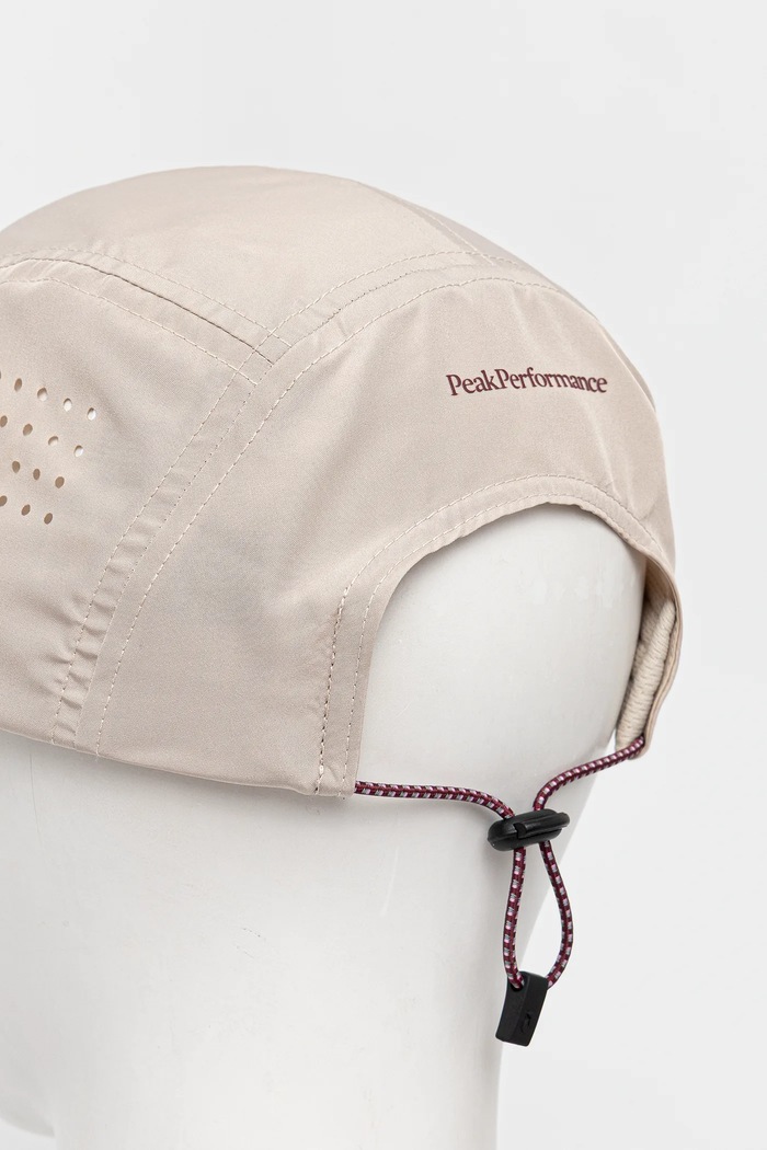 Šiltovka Peak Performance Lightweight G78363 béžová SS25