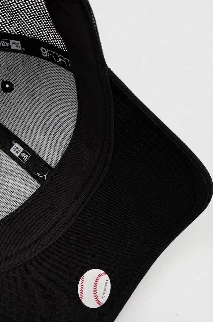 New Era kapa s šiltom HOMEFIELD 9FORTY® TRUCKER črna 60358155.BLKWHI