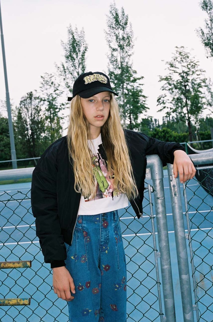 Sisley kurtka bomber dziecięca bez kaptura czarny 2E9GYN00J.G.SEASONAL