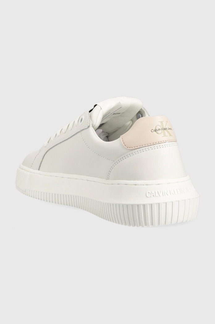 Obuwie Calvin Klein Jeans Sneakersy skórzane YW0YW00823 CHUNKY CUPSOLE MONOLOGO W YW0YW00823 biały