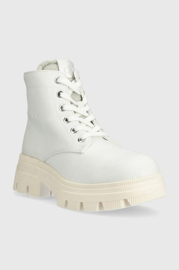 Calvin Klein Jeans Nízké kozačky Calvin Klein Jeans CHUNKLY BOOT VINTANGE TONGUE YW0YW00947 bílá SS23