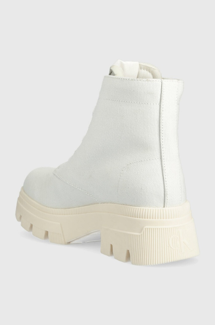 Boty Calvin Klein Jeans Nízké kozačky Calvin Klein Jeans CHUNKLY BOOT VINTANGE TONGUE YW0YW00947 bílá