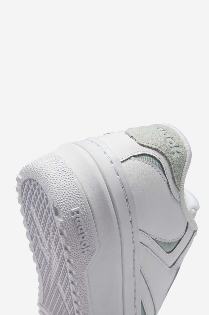 Shoes Reebok Classic leather sneakers Club C Extra HQ2127 white