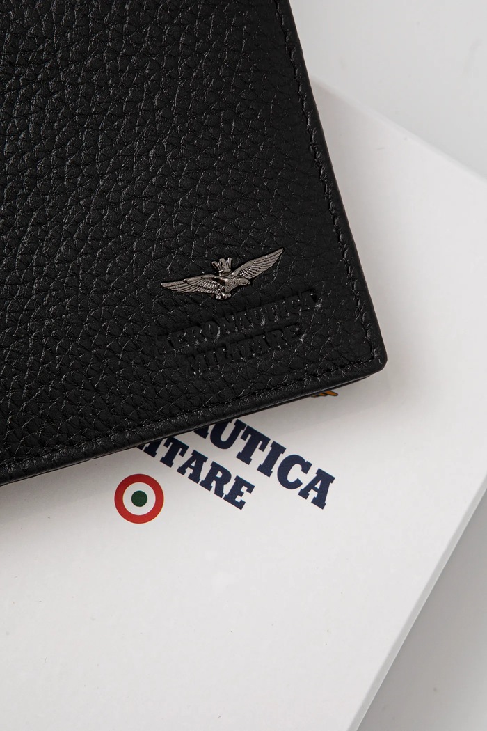 Kožená peněženka Aeronautica Militare černá AM181