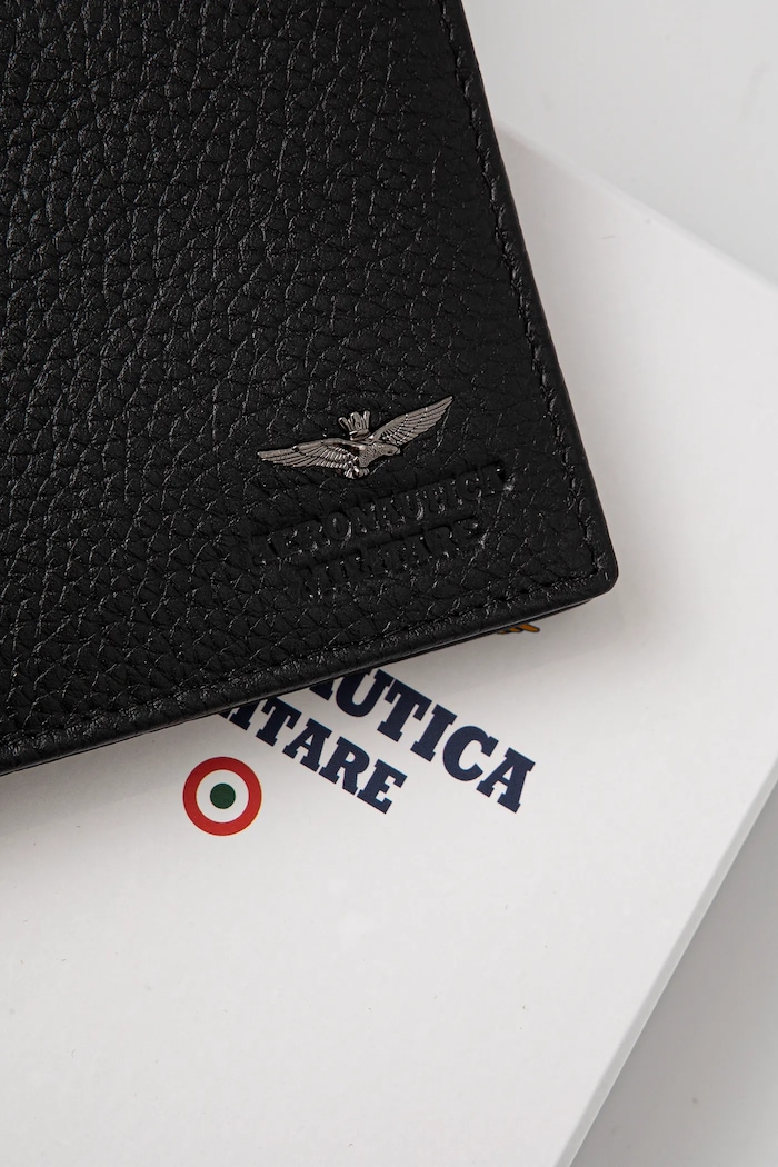 Kožená peněženka Aeronautica Militare černá AM181