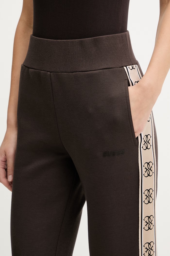Guess pantaloni de trening BRITNEY maro V2YB15.KB3P2