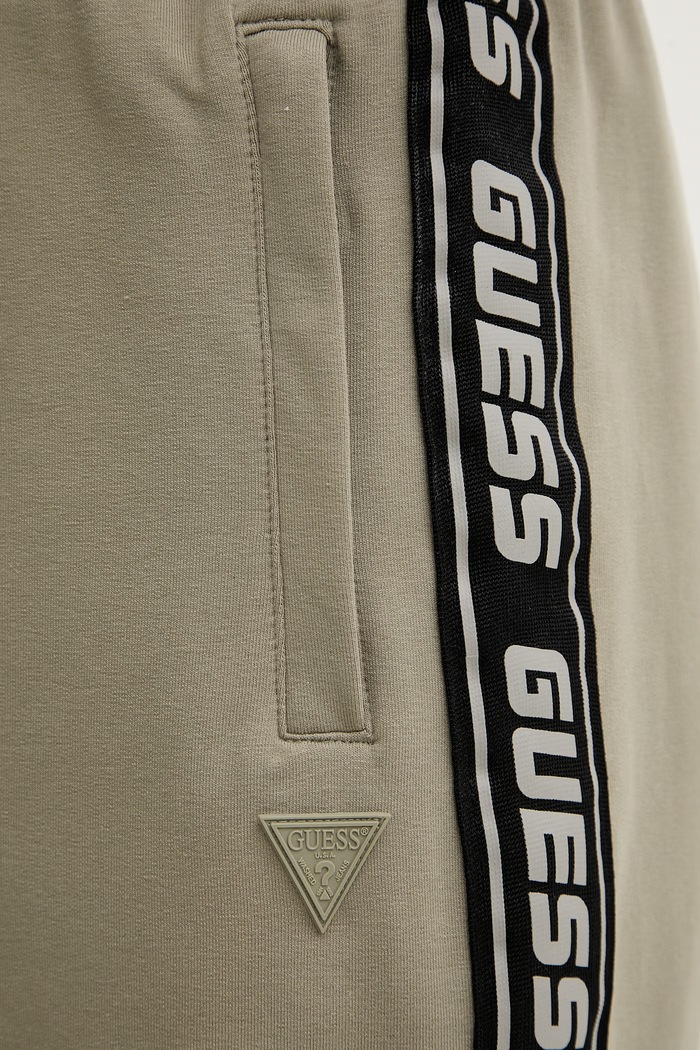 Σορτς Guess πράσινο Z2YD02.K6ZS1