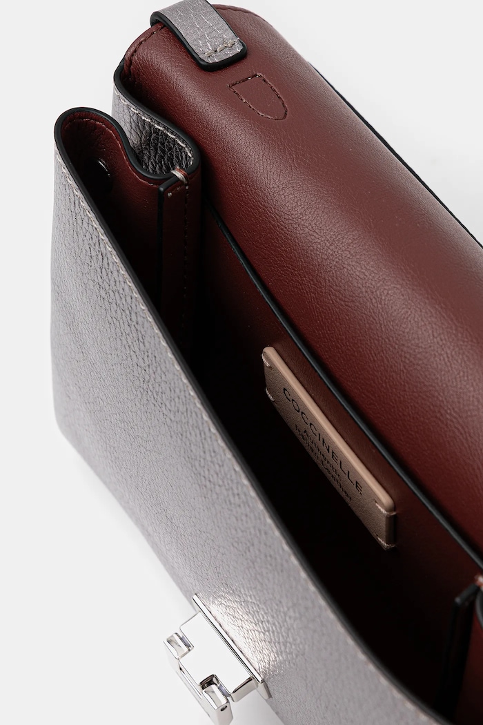Geantă crossbody pentru femei din piele Coccinelle argintiu E1.MD5.19.03.01
