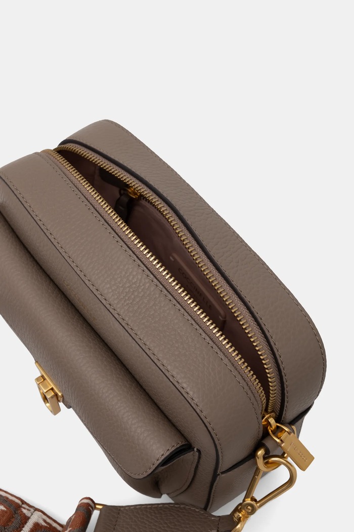 Geantă crossbody pentru femei din piele Coccinelle maro E1.NOF.15.02.01
