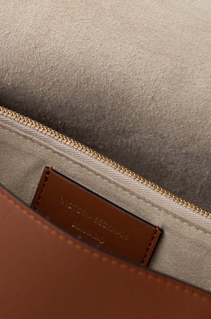 Kožené psaníčko Victoria Beckham Chain Pouch B223AAC004769A hnědá