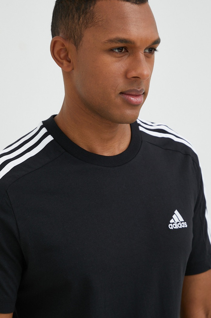 adidas t-shirt bawełniany Essentials regular czarny IC9334