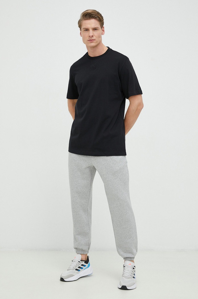 Бавовняна футболка adidas IC9793 чорний SS23