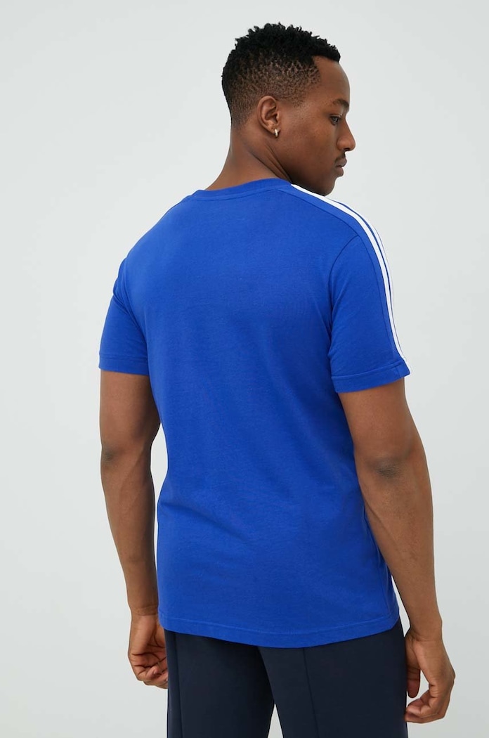 Odzież adidas t-shirt bawełniany Essentials IC9338 niebieski