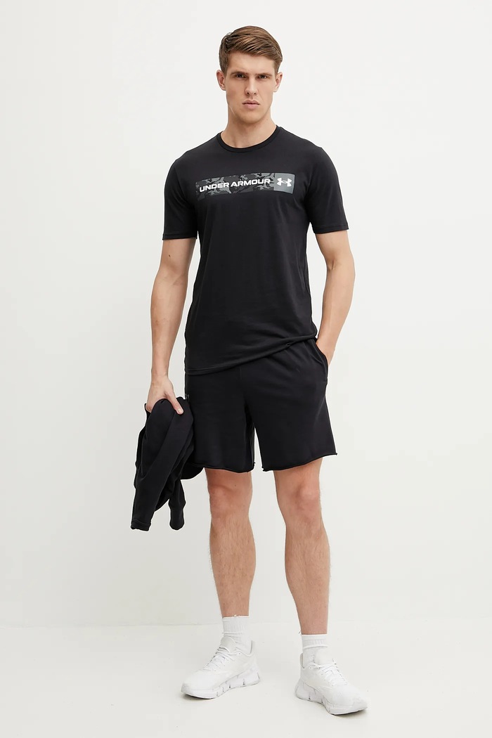 Under Armour T-shirt męski z bawełną CAMO CHEST 1376830 czarny SS26