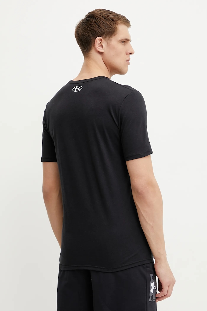Odzież Under Armour T-shirt męski z bawełną CAMO CHEST 1376830 czarny