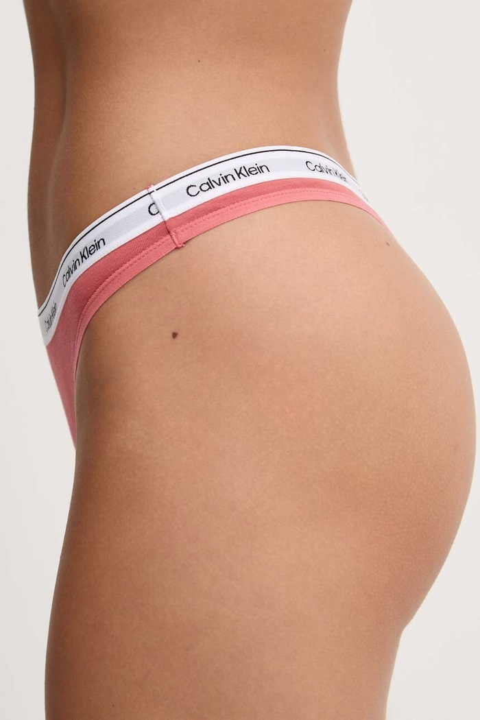 Calvin Klein Underwear stringi damskie bawełniane z elastanem 000QD5043E różowy AA00
