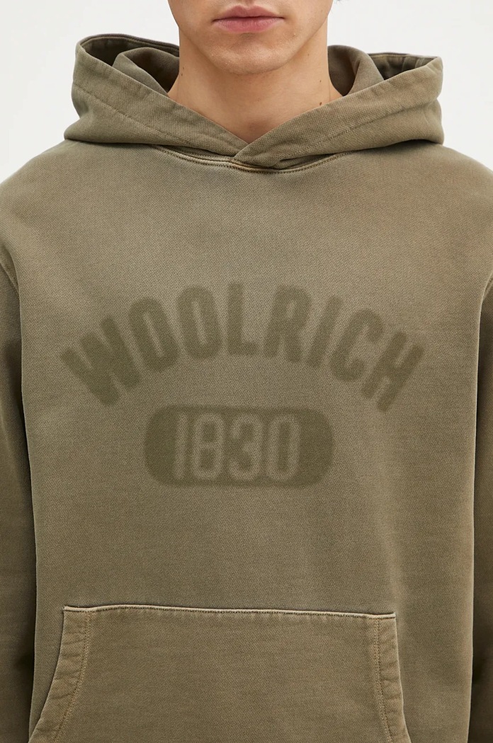 Woolrich felpa in cotone Garment Dyed Logo Hoodie verde CFWOSW0220MRUT3686