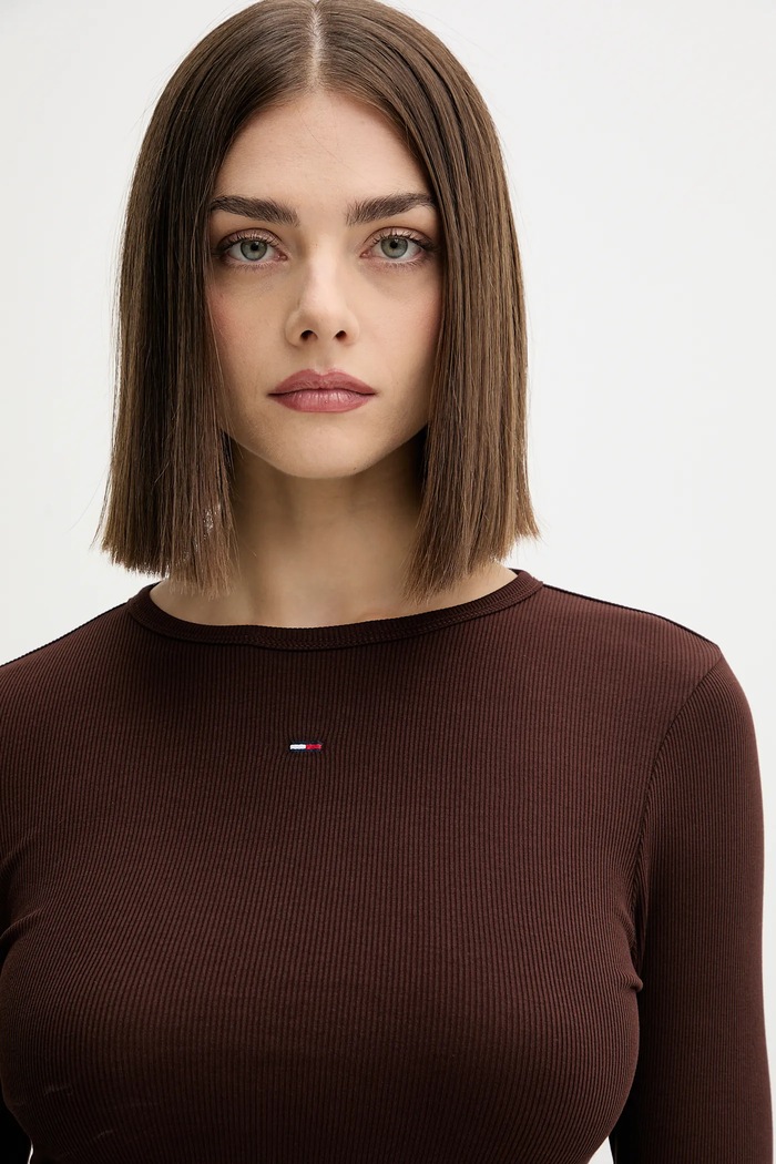 Tommy Jeans longsleeve pentru femei din bumbac cu elastan maro DW0DW17387