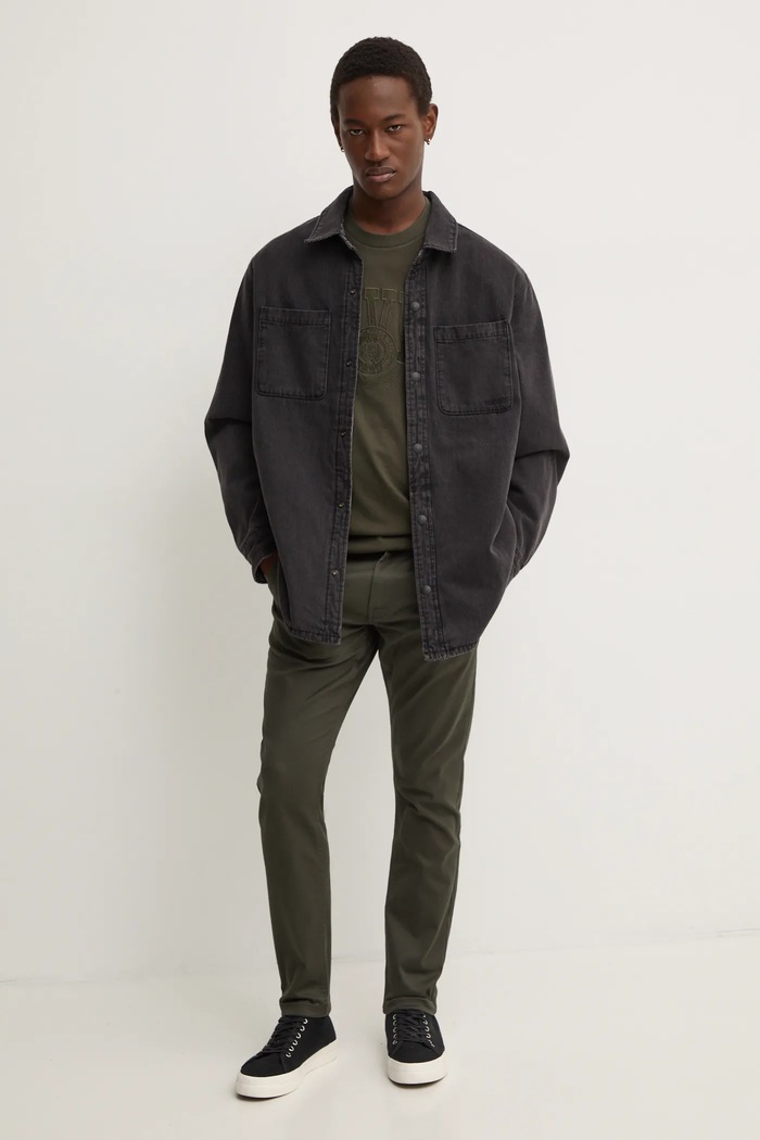 Bavlněné tričko s dlouhým rukávem Levi's A6145 zelená AW24