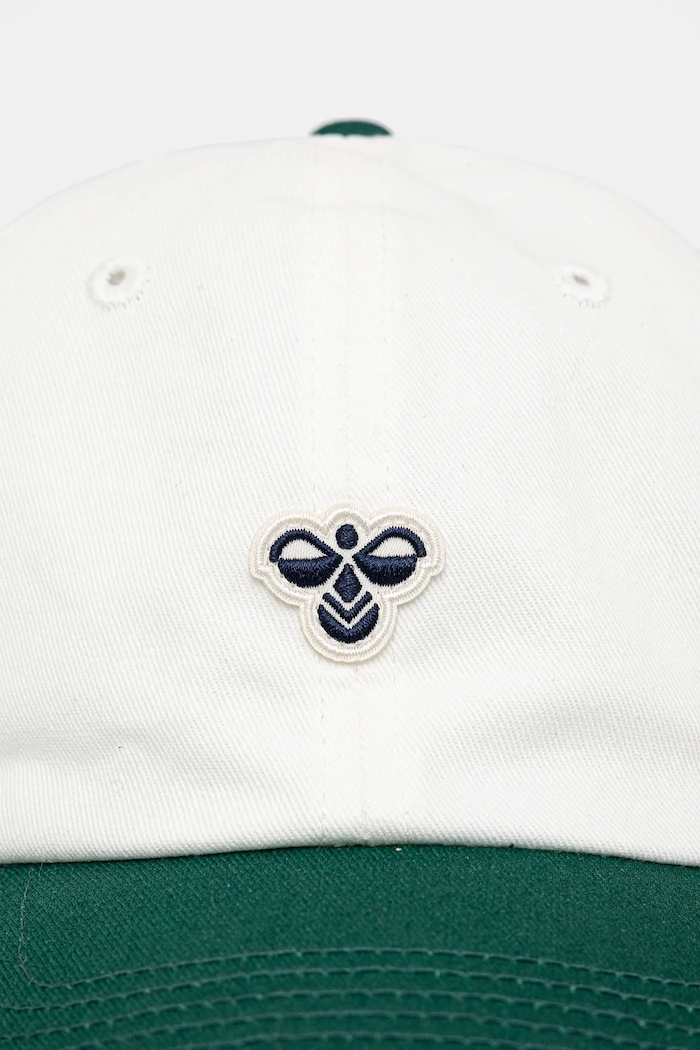 Bavlněná baseballová čepice Hummel hmlBASEBALL CAP BEE 225368 béžová SS25